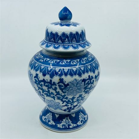 Chinese Porcelain Blue White Traditional Ginger Jar