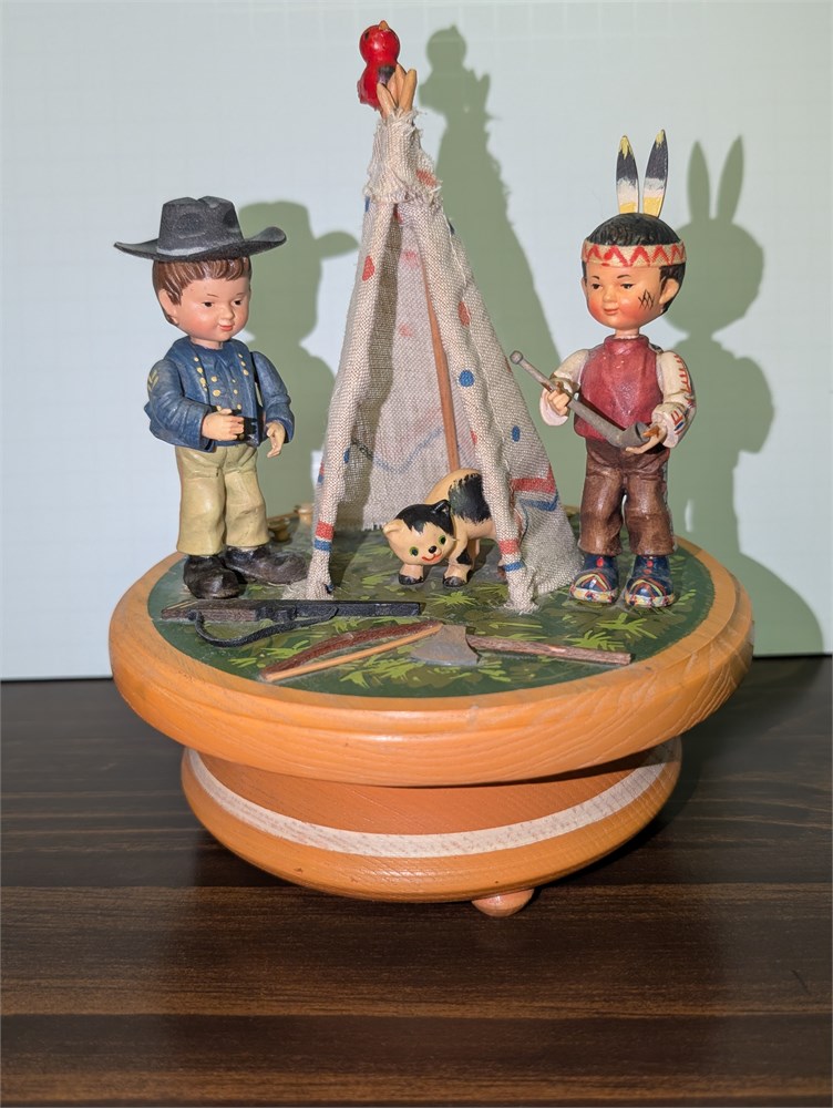 Great Finds Online Auctions - Vintage Anri Italy Sarah Kay Hand