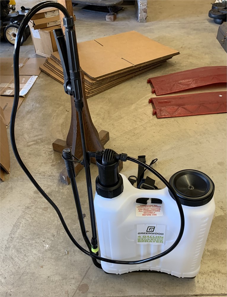 Great Finds Online Auctions Greenwood 4 Gallon Sprayer