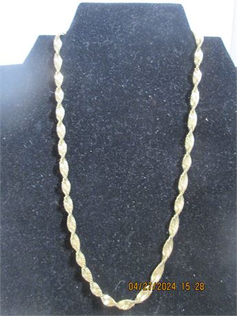 Vintage Stefana 18" Twist Herringbone Heavy Gold necklace 16.25 Grams