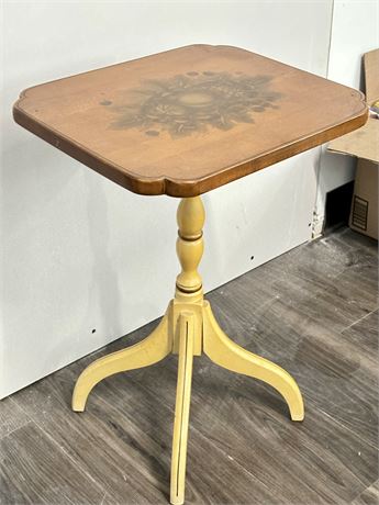 Hitchcock Early American Gold Stenciled Maple Side Occasional Table