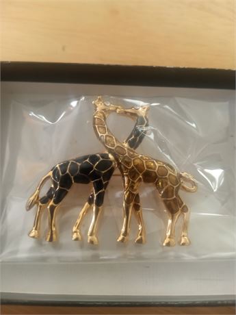 New Womens Giraffe Coat Pins