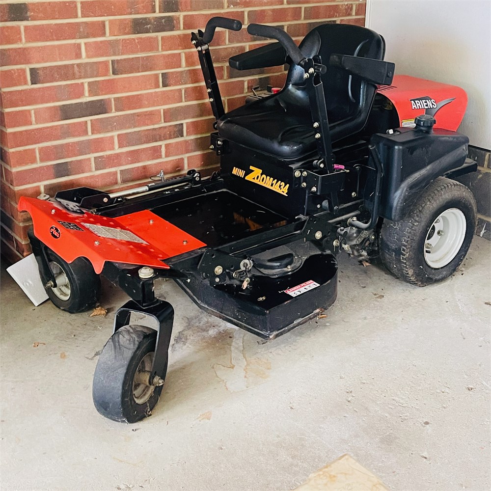 Great Finds Online Auctions - ARIENS Mini Zoom 1434 Zero Turn 34