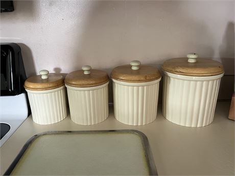 Preferred Stock Ribbed Canister Set