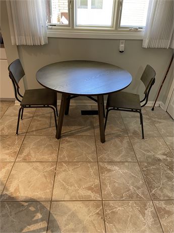 Crate & Barrel Modern Kitchen Table and Chairs