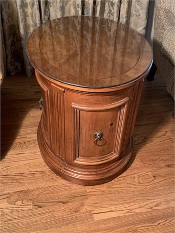 Ethan Allen Oval Drum Side Table