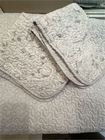 Full Size Quilted Sheets & 2 Shams