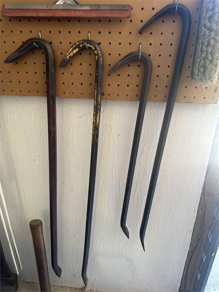 Great Finds Online Auctions - Various Sizes of Crowbars