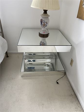 Contemporary Mirrored End Table