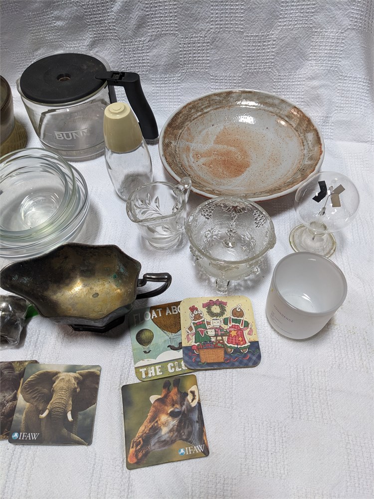 Great Finds Online Auctions - Dishes, Food Grinder & Dust Daddy