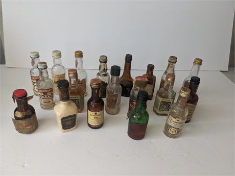 Vintage Tiny Bottle Lot 1
