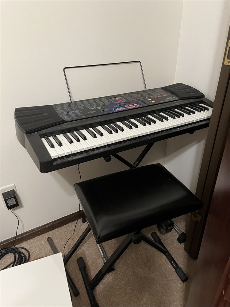 Great Finds Online Auctions Casio LK30 Keyboard