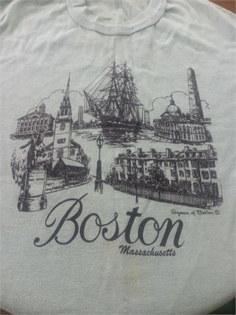 Men's Boston T-shirt Size Large