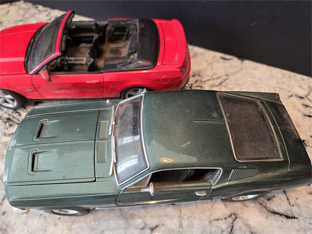 Great Finds Online Auctions - 3 Dusty Mustangs 1:18 Diecast 67 68 10