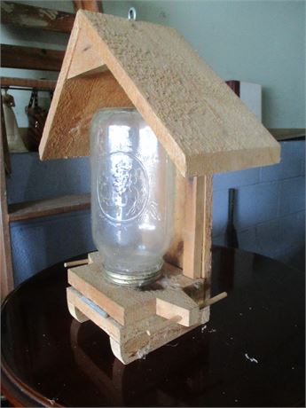 Large 1/2 Gallon Jar Wood Crafted Outdoor Bird Feeder w/ Roof