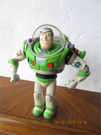 Vintage Disney Buzz Lightyear  Pixar Toy Story Talking Action Figure