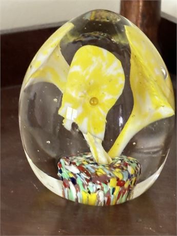 Art Glass Paperweight Beautiful Millefiore  And Yellow Flowers