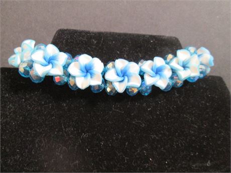 Vintage Rare Acrylic Fancy Blue Floral 7" Elastic Bracelt