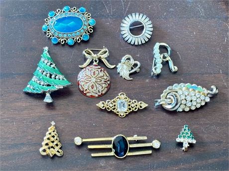 Lot Of Pins And Brooches