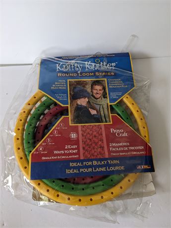 Knifty Knitter 5 Round Loom Kit & Loom Booklet