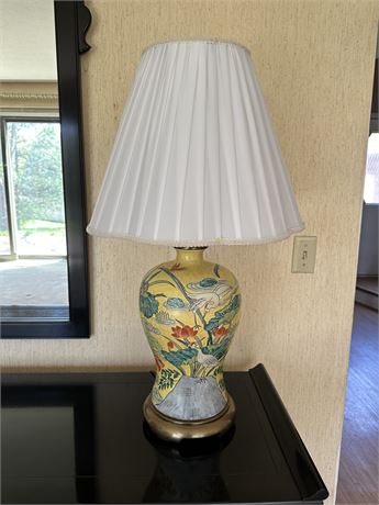Chinese Porcelain Yellow 31in Table Lamp