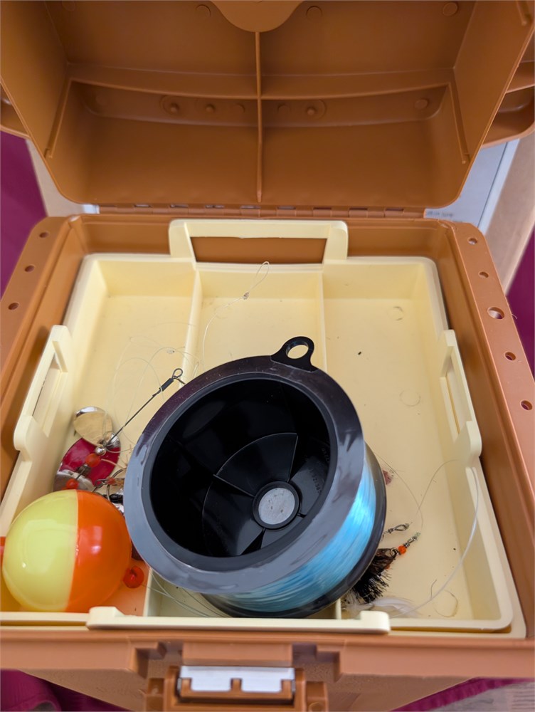 Caisse plastique de transport d'outils avec plateaux en mousse | Devis
