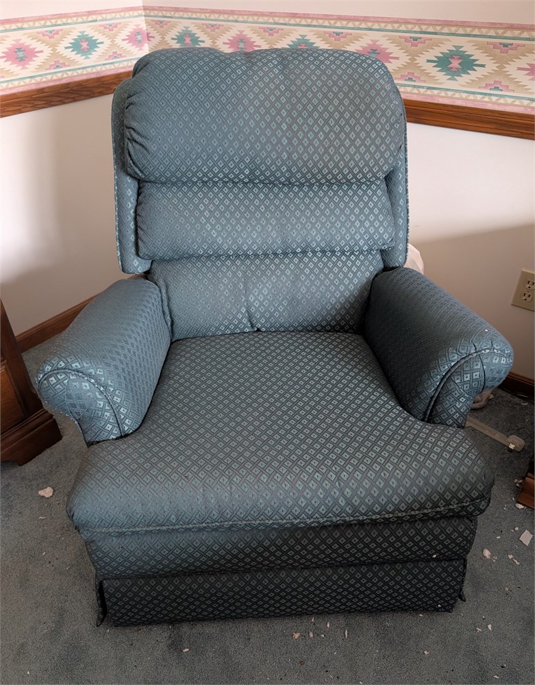 Traditional Recliners Great Finds Online Auctions - Traditional Recliner