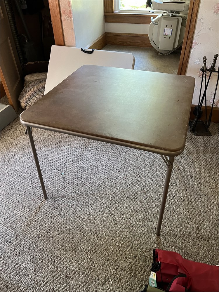 Great Finds Online Auctions - Foldable Square Card Table