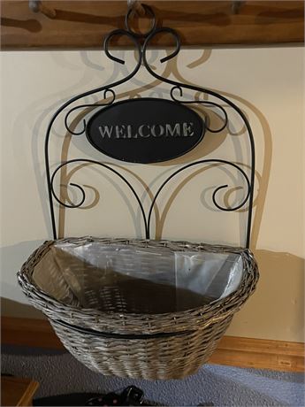 Hanging Welcome Wire Rack/ Basket Planter