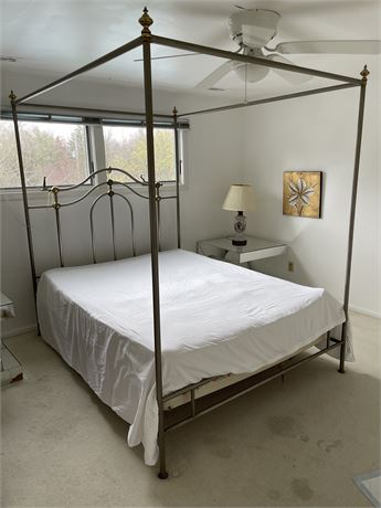 Contemporary 4 Poster Metal Bed